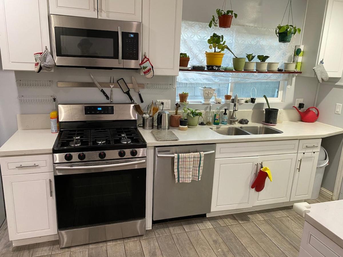 Private Room W/ Private Full Bathroom & Wifi & Ac & Shared Kitchen In Los Angeles Exterior foto